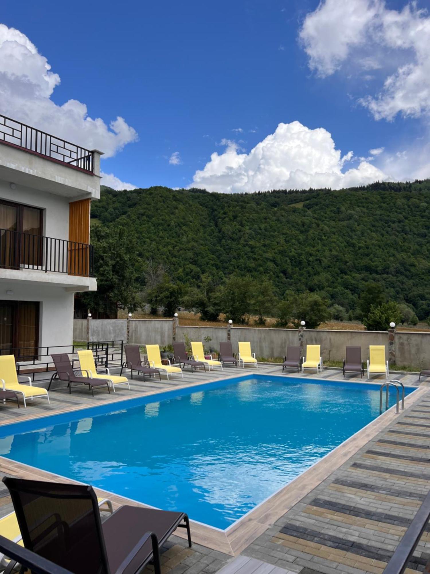 Anne'S Hotel In Mestia Exterior photo